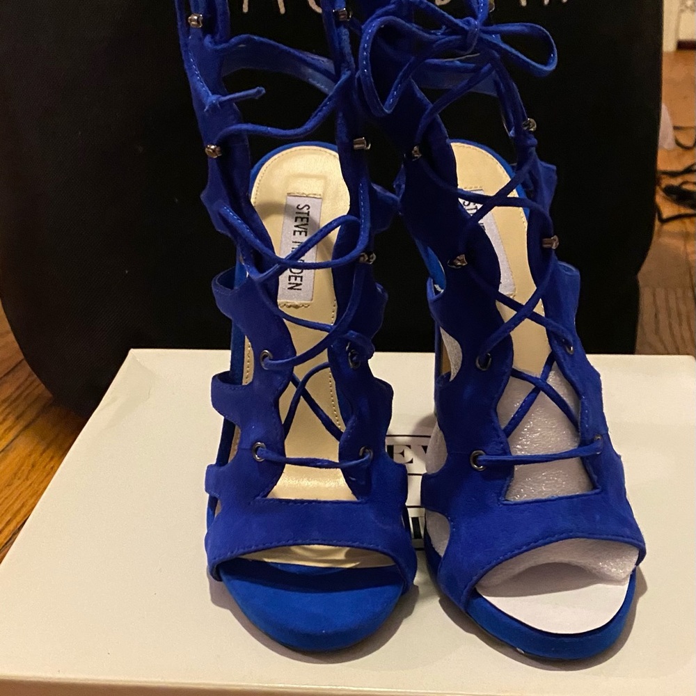 MEGANN Steve Madden Lace Up Heels 💙